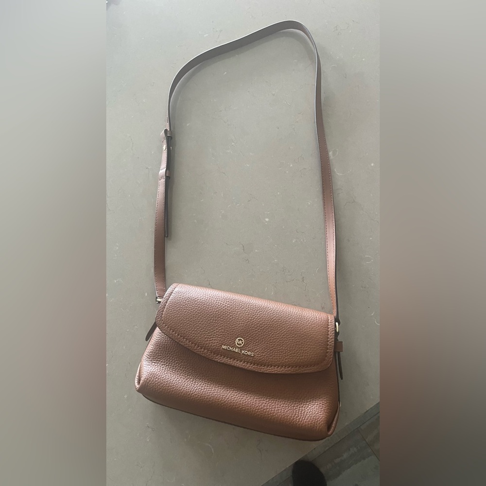 Michael Kors purse like brand new. Used once
